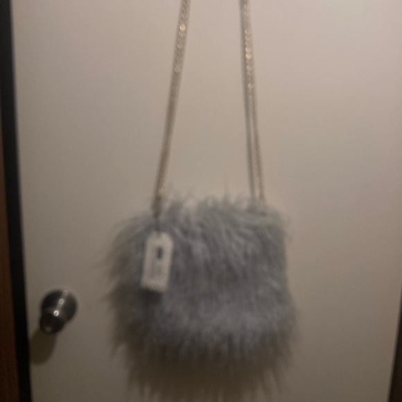 2 Chic Gray Faux Fur Crossbody Bag - Picture 2 of 6